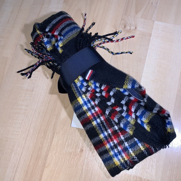 TOMMY HILFIGER Tartan Plaid Scarf - Picture 5 of 7
